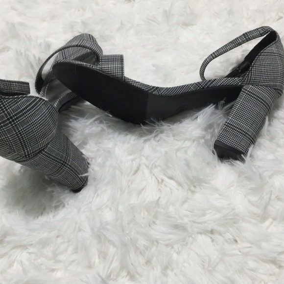 Worthington - Black & White Block Heel Sandal - Picture 6 of 8